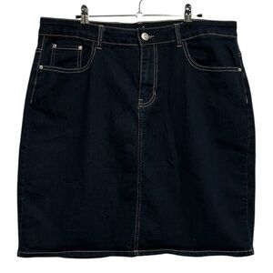 NWOT Jaclyn Smith Dark Denim Skirt with Contrast Stitching Size: 16
